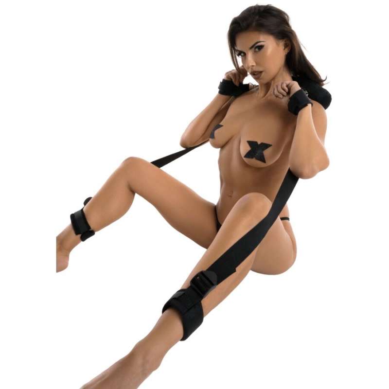 HIDDEN DESIRE - EXTREME SPREAD MASTER WITH CUFFS HIDDEN DESIRE - EXTREME SPREAD MASTER WITH CUFFS