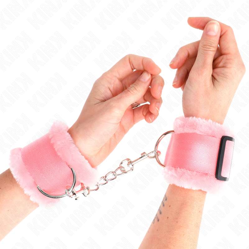 KINK - FURRY LINED WRIST RESTRAINTS PINK ADJUSTABLE 17-31 CM X 7 CM KINK - FURRY LINED WRIST RESTRAINTS PINK ADJUSTABLE 17-31 CM X 7 CM