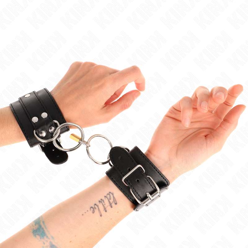 KINK - O-RING LOCKED WRIST RESTRAINTS BLACK ADJUSTABLE 20-28 CM X 5.5 CM KINK - O-RING LOCKED WRIST RESTRAINTS BLACK ADJUSTABLE 20-28 CM X 5.5 CM