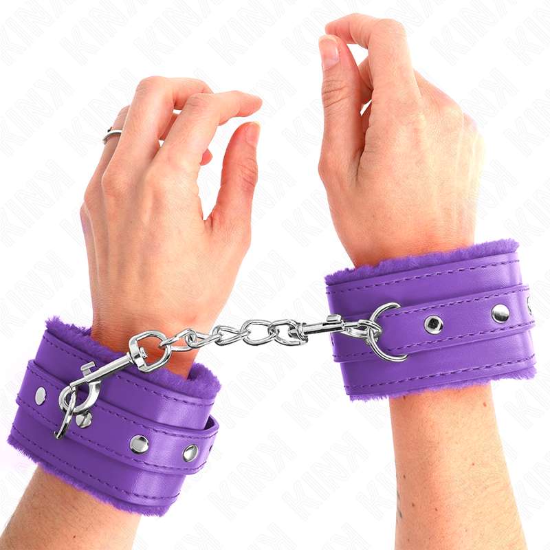 KINK - PREMIUM FUR LINED WRIST RESTRAINTS PURPLE WITH PURPLE BELT ADJUSTABLE 17-29 CM X 6 CM KINK - PREMIUM FUR LINED WRIST RESTRAINTS PURPLE WITH PURPLE BELT ADJUSTABLE 17-29 CM X 6 CM
