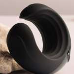 ROCKS- OFF - ECHO BLACK VIBRATOR MASTURBATOR